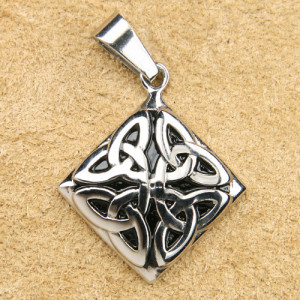 Pandantiv otel inoxidabil Patrat celtic 4 cm