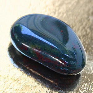 Piatra semipretioasa Bloodstone - Heliotrope, 1 buc de 2.3 - 3.5 cm, talisman pentru putere interioara - Img 2