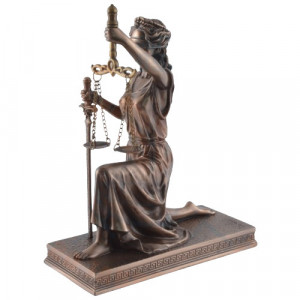 Statueta justitiei, bronz si rasina, zeita Themis 17 cm - Img 3