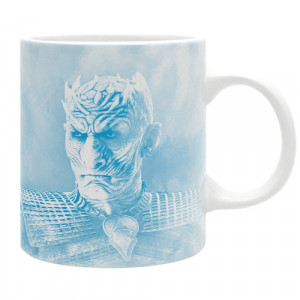 Cana ceramica licenta Game of Thrones - Night King 320ml  Inspirata din seria de succes realizata dupa opera lui J. R. R. Martin, Game of Thrones, aceasta cana reprezinta un must-have pentru fanii seriei fantasy. 
