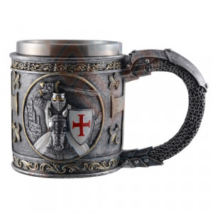 Halba medievala Cavaler Cruciat pe cal cu scut alb cu rosu 16 cm, capacitate 350 ml
