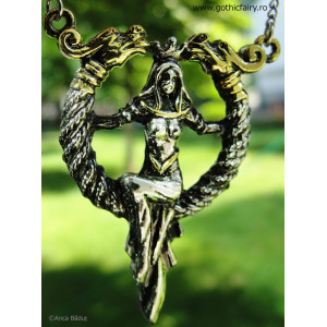 Pandantiv cu lantisor Colierul Reginei Boudicca, placat cu argint, 4.5 cm