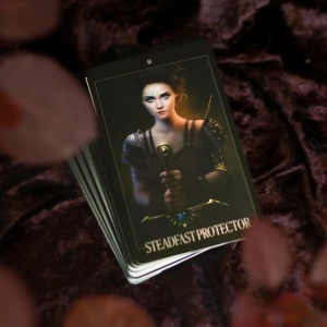 Carti Oracol The Vampire Fae – magia zanelor vampir, transformare si putere, 52 carti + ghid - Img 4