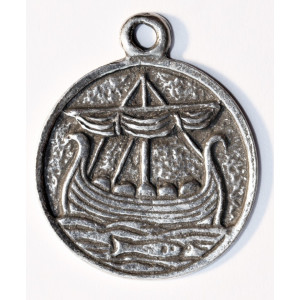 Pandantiv cu lantisor, Corabie cu vasle, placat cu argint, 2.8 cm