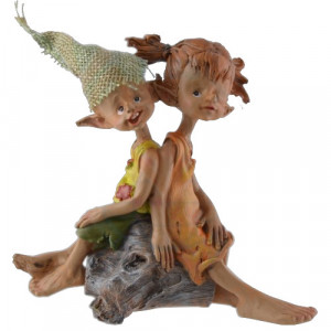 Statueta din rasina reprezentand doi spiridusi simpatici Pixie, un baiat si o fetita