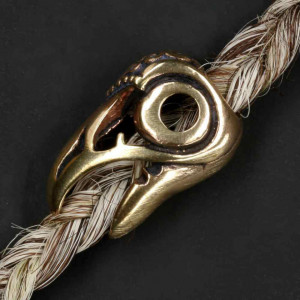Bijuterie pentru barba/par bronz Cap de corb 2x0.6 cm