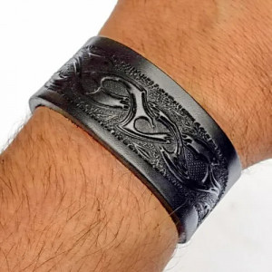 Bratara Medievala din Piele cu Model Tribal – Stil Viking Fantasy 3cm