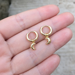 Cercei Luna placati cu aur 14K – cercuri micute cu charm semiluna, 12 mm, inchidere tip click - Img 2
