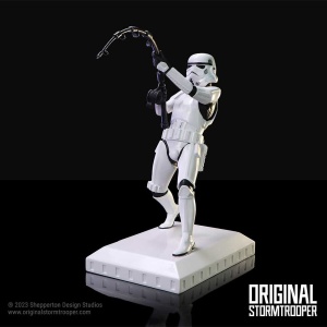 Statueta licenta Star Wars - Stormtrooper What a Catch 16cm - Img 7