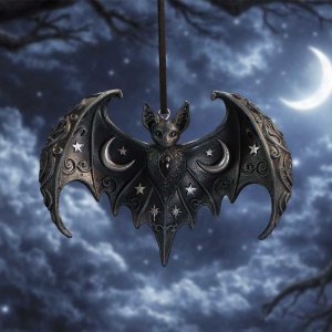 Decoratiune suspendata liliac cu luna si stele Lunar Wing 7,2 cm - House of Obscura - Img 6