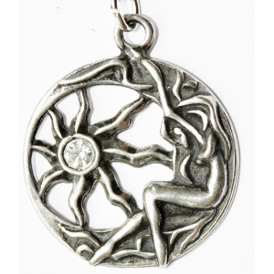 Pandantiv cu lantisor Celtic Sorcery - Soarele lui Brigit, placat cu argint, 3.1 cm