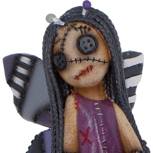 Statueta papusa Voodoo Stitchy Belle din colectia The Stitchlings – decor gotic fantasy , 11.4 cm - Img 5
