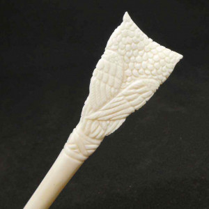 Accesoriu pentru par sculptat manual din os Bufnita - Img 3
