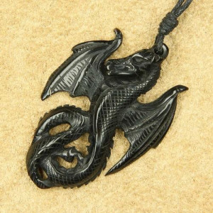 Pandantiv sculptat manual din corn de bivol Dragon Inaripat, 5 cm
