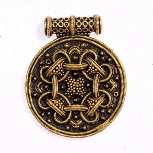 Pandantiv viking din bronz, reproducere istorica, Amuleta Haithabu 4 cm