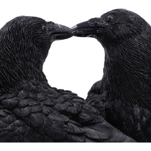 Statueta Corbi Midnight Kiss – decor gotic si fantasy, 13.9 cm - Img 5