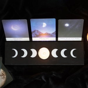 Suport din lemn pentru etalarea a 3 carti de tarot Fazele Lunii - Img 6