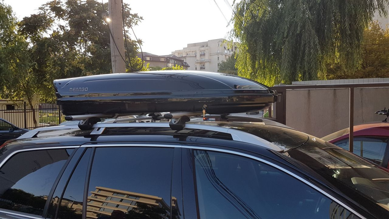 Volvo XC60 bare transversale Menabo Dozer si cutie portbagaj Menabo Mania