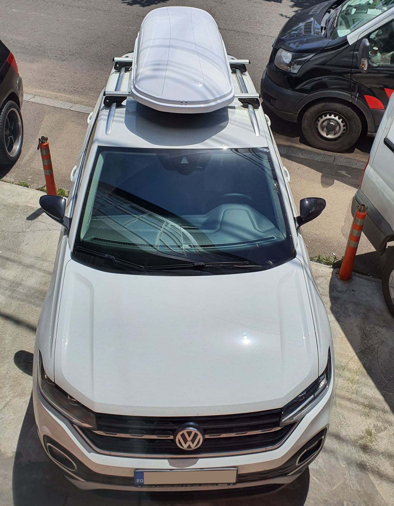 Volkswagen T-Cross bare transversale Menabo Sherman si cutie portbagaj Menabo Mania