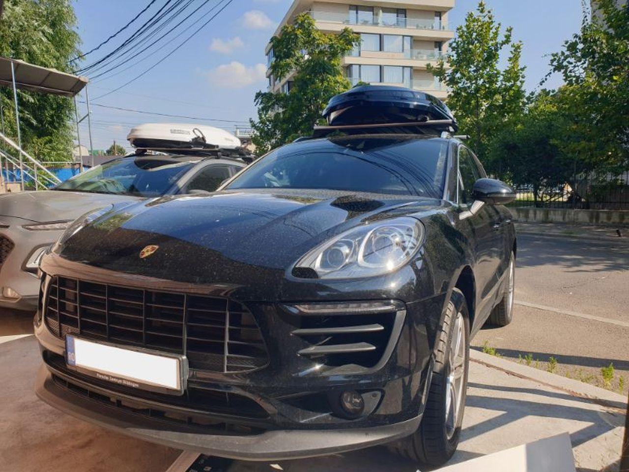 Porsche Macan bare transversale Menabo Tiger si cutie portbagaj Menabo Diamond
