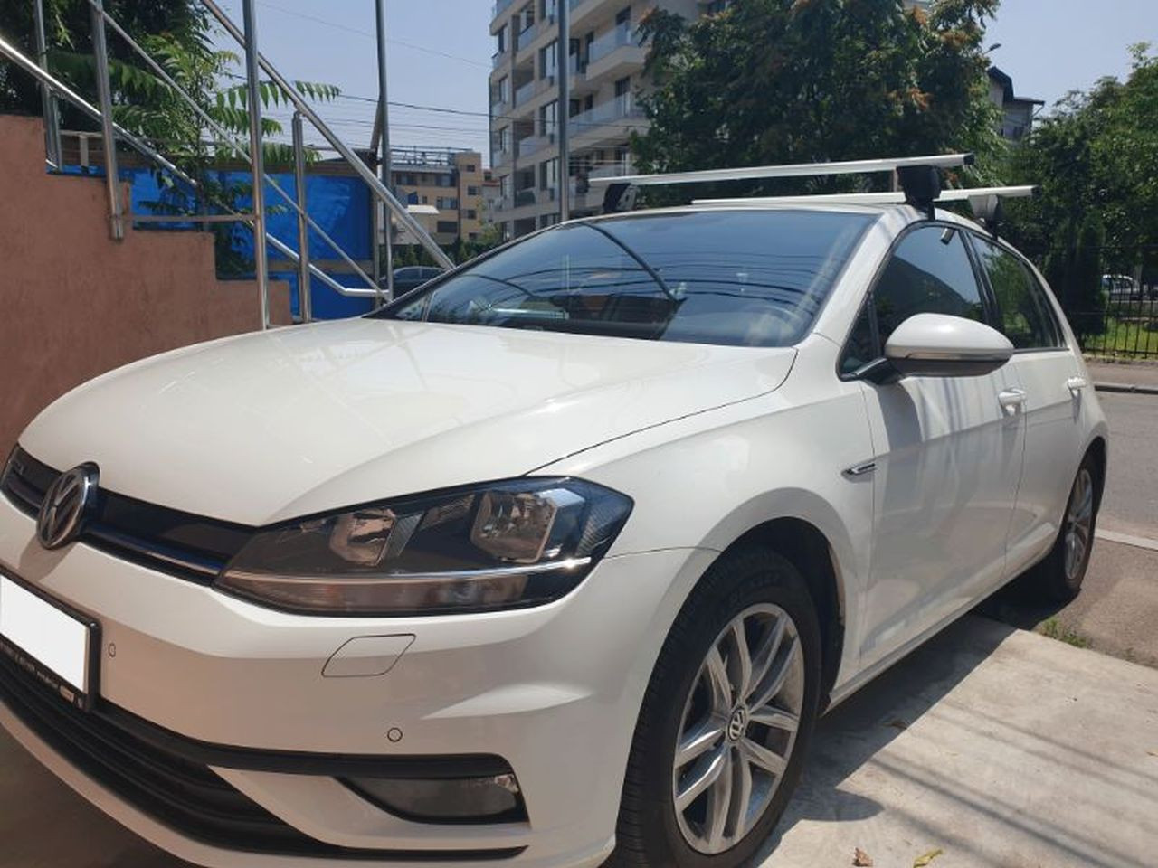 Volkswagen Golf bare transversale Menabo Delta Silver
