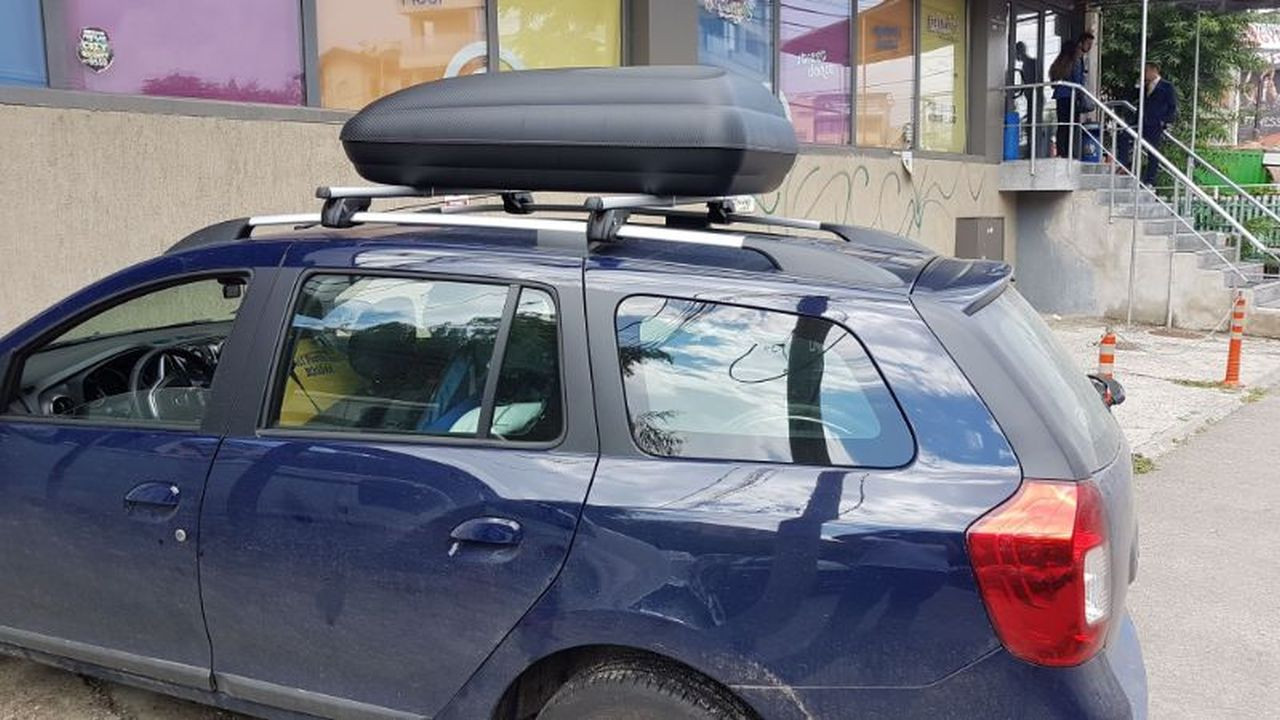 Dacia Logan MCV II cu bare Menabo Sherman Silver si cutie portbagaj Carbon Look 320L