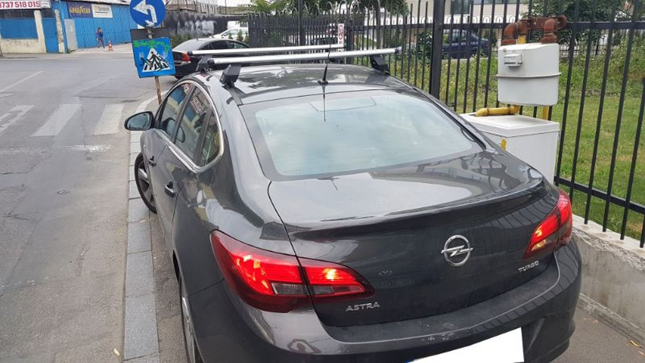 Opel Astra bare transversale Menabo Tema