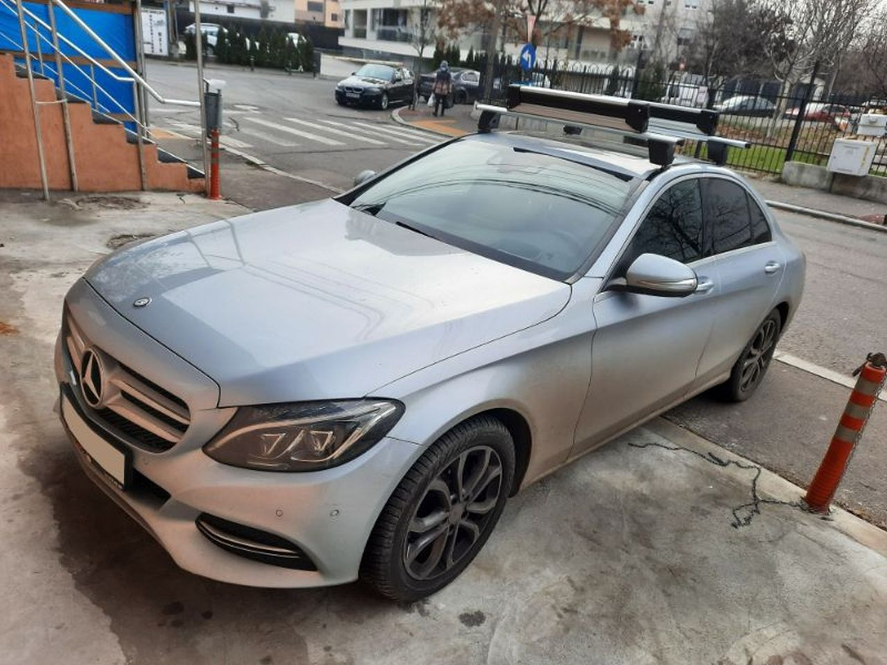 Mercedes C bare transversale Menabo Delta si suport schi si snowboard Menabo Yelo 6