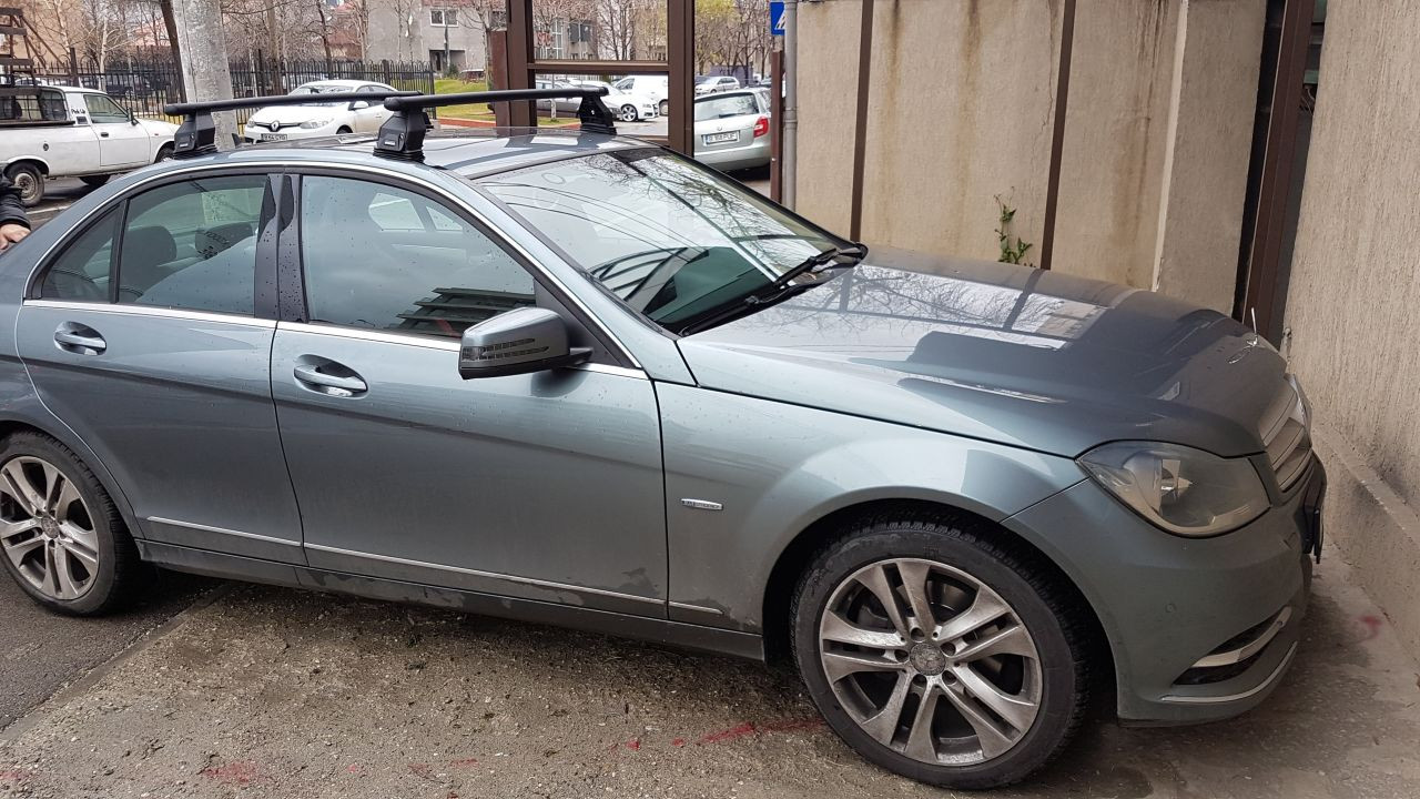 Mercedes C bare transversale Menabo Tema