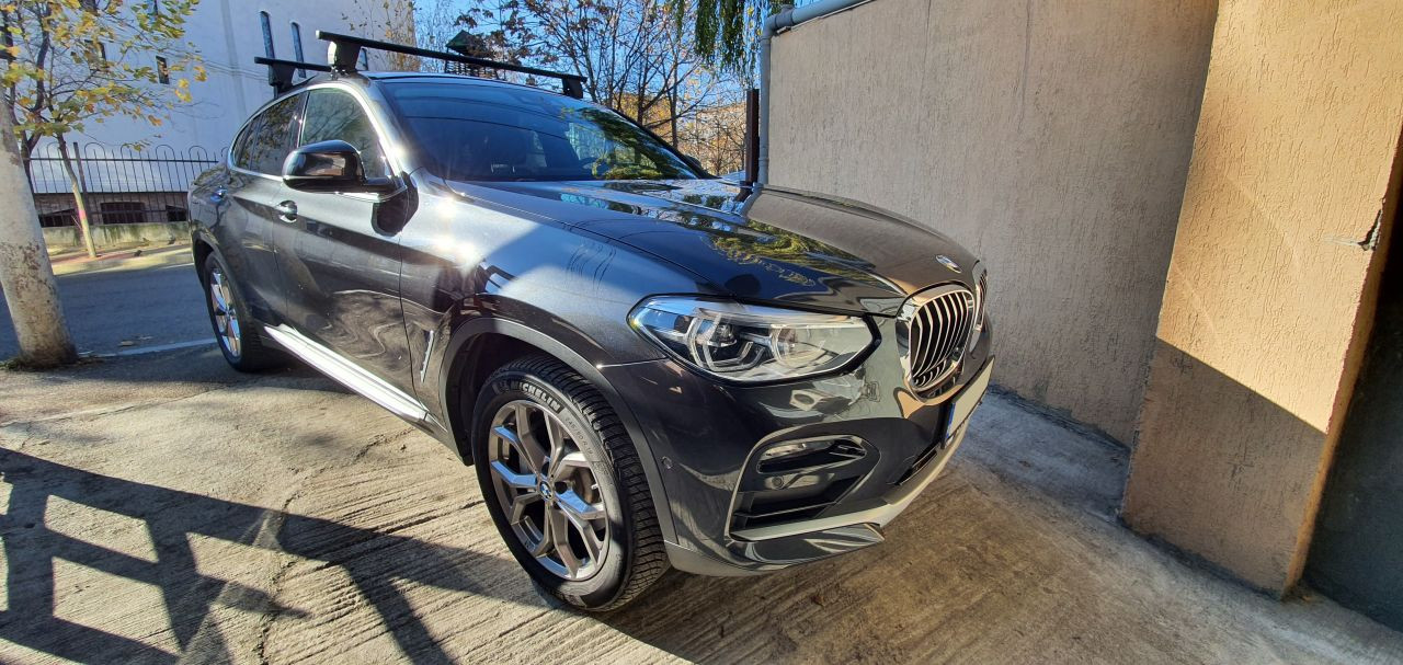 BMW X4 bare transversale Menabo Delta