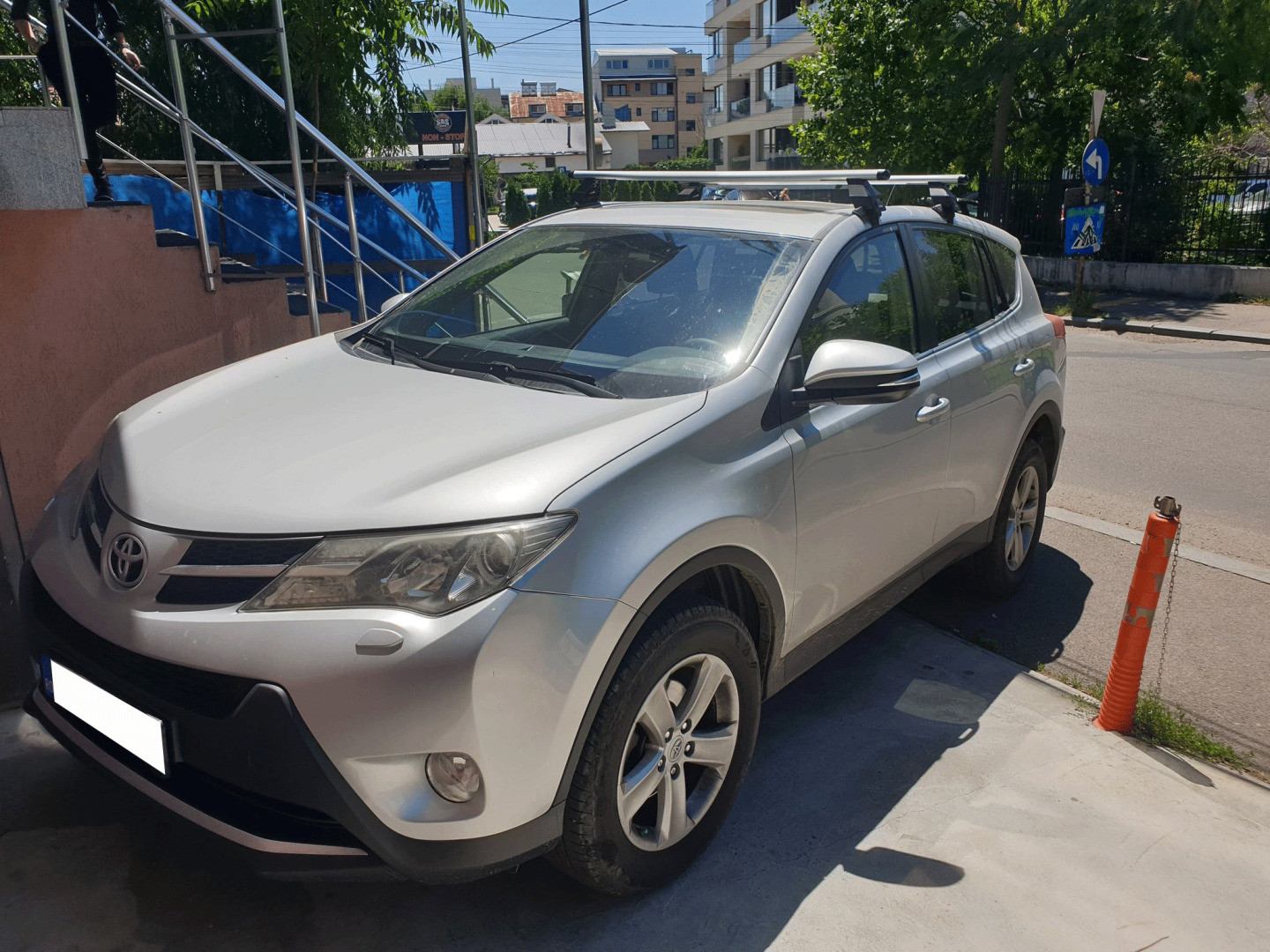 Toyota RAV4 bare transversale Menabo Tema