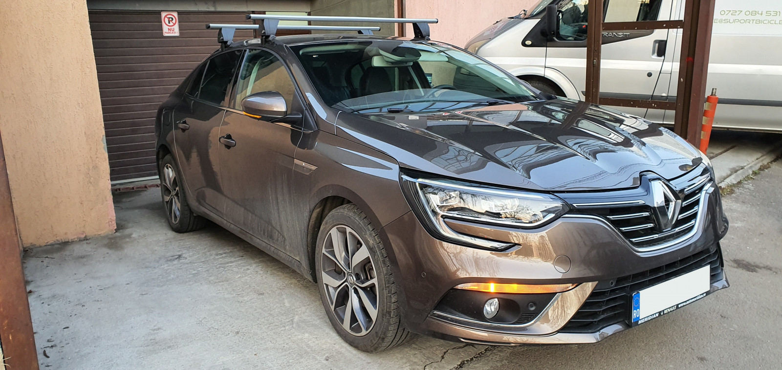 Renault Megane bare transversale Menabo Delta si cutie portbagaj Menabo Diamond