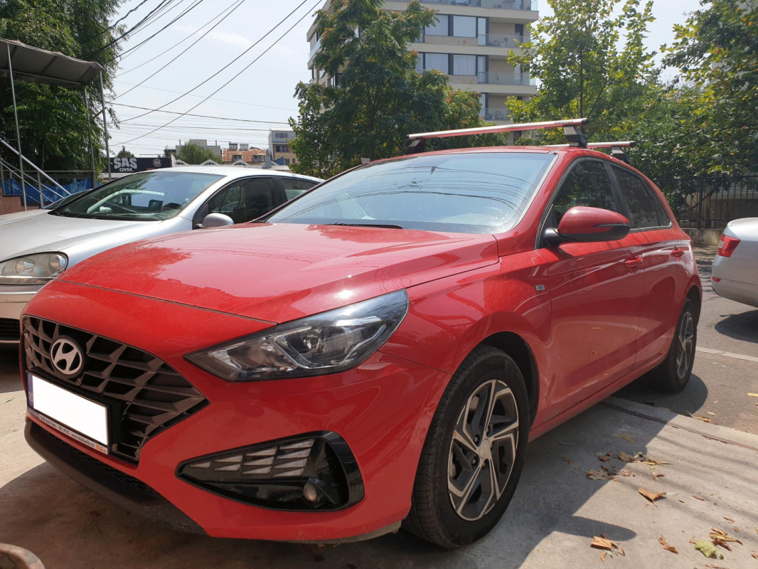 Hyundai i30 bare transversale Menabo Tema