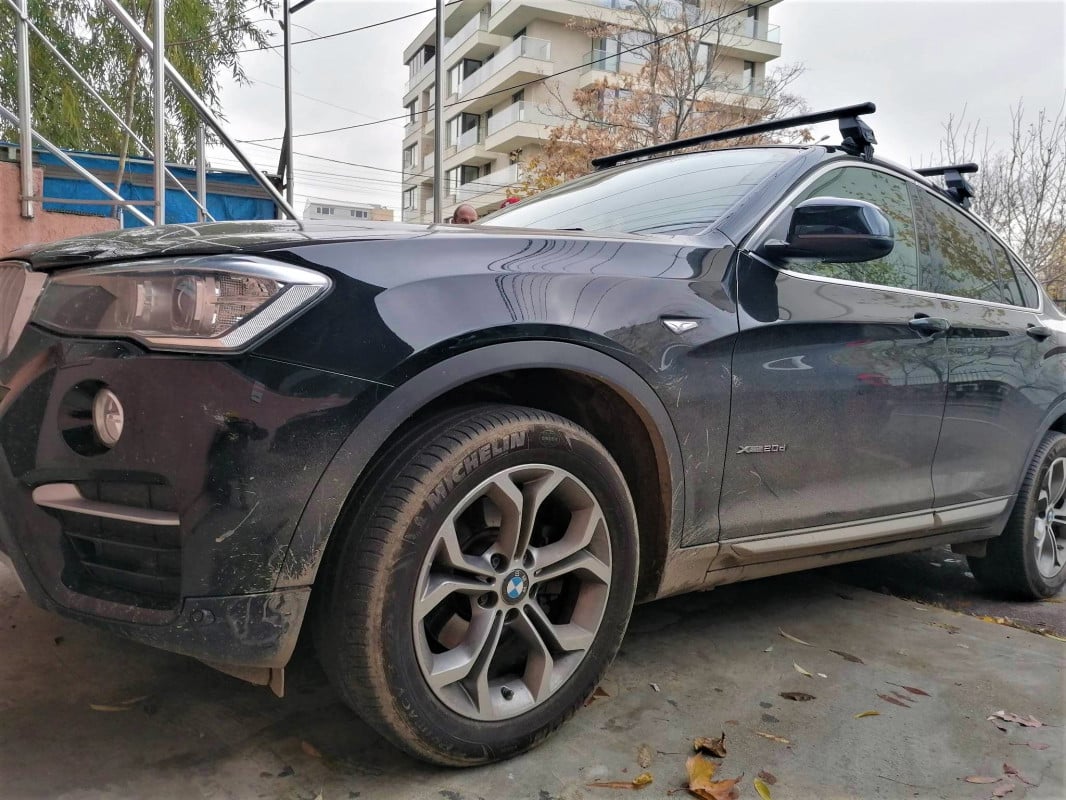 BMW X4  bare transversale Menabo Tema