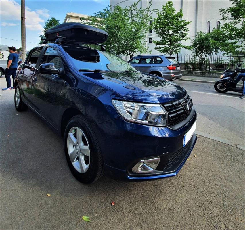 Dacia Sandero bare transversale Menabo Tema si cutie portbagaj Carbon Look