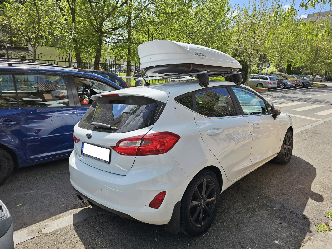 Ford FIesta bare transversale Menabo Delta, cutie portbagaj Menabo Mania si suport bicicleta Thule FreeRide 532