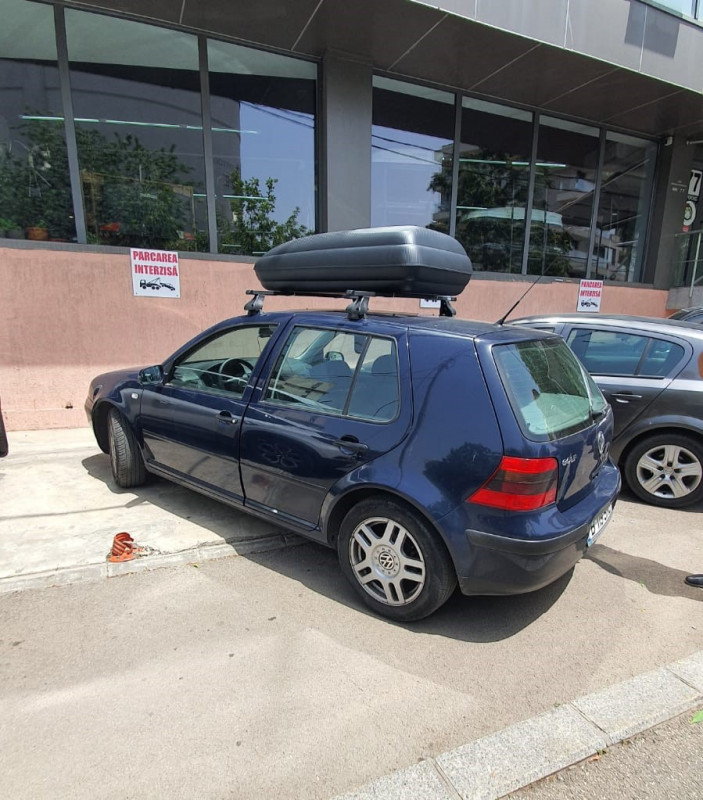 Volkswagen Golf bare transversale K39 si cutie portbagaj Carbon Look 320