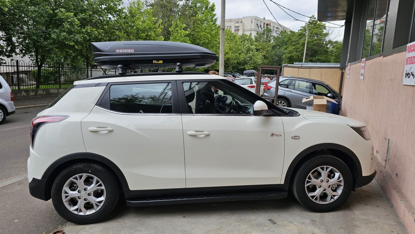 SsangYong Tivoli bare transversale Menabo Tiger si cutie portbagaj Menabo Marathon
