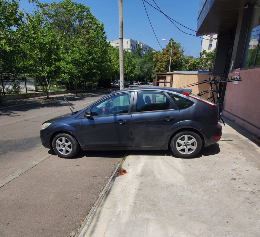 Ford Focus suport bicicleta pe haion Menabo Viper