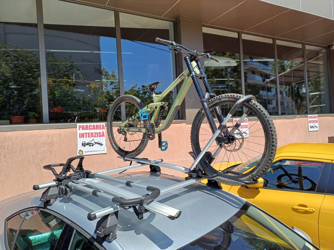 Skoda Octavia suport bicicleta Menabo Chrono cu prindere pe bare transversale