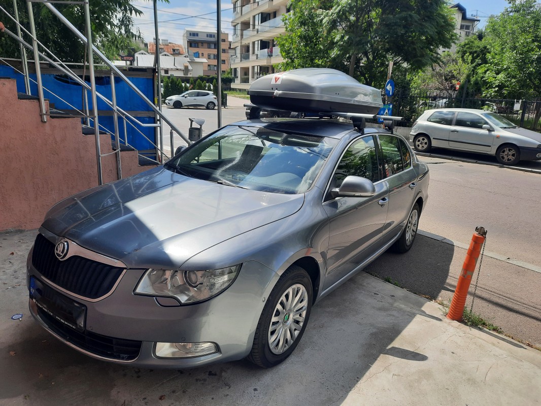 Skoda Superb bare transversale Menabo Delta si cutie portbagaj Fabbri Nova