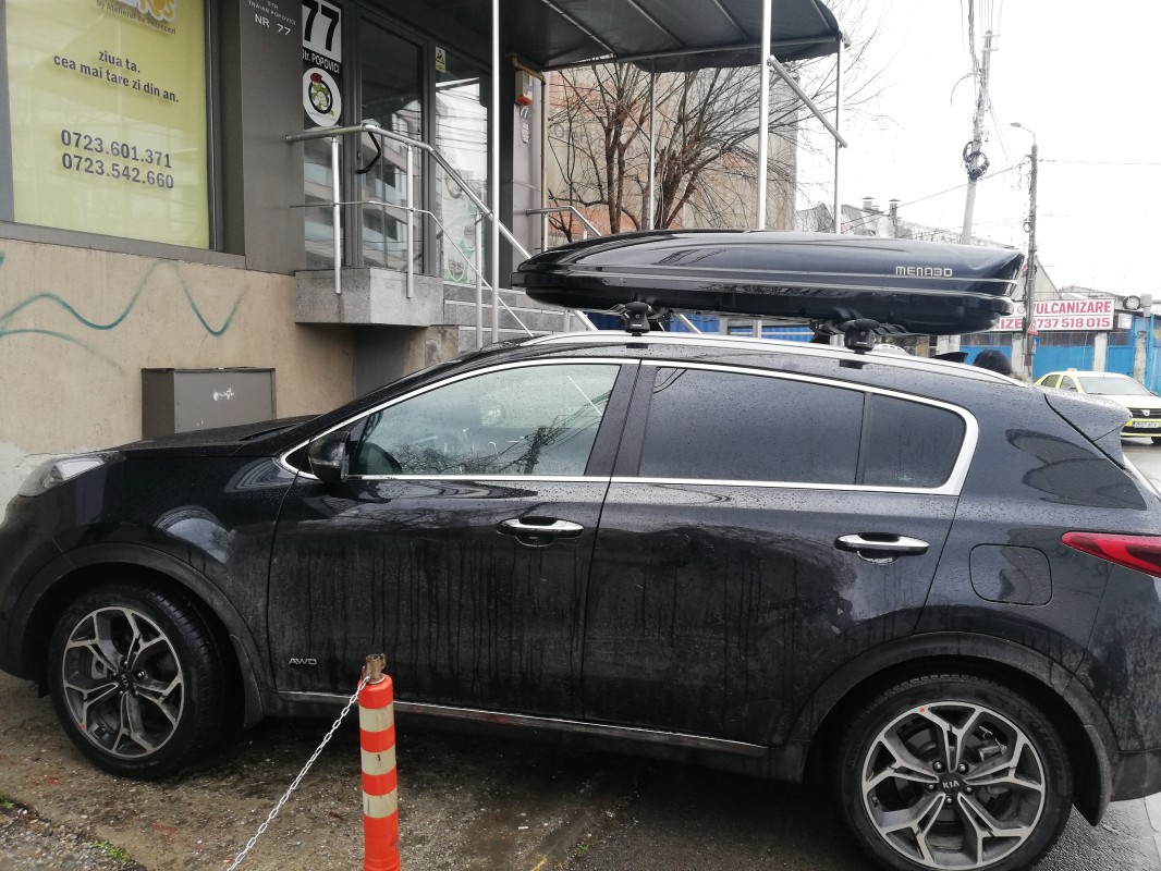 Kia Sportage bare transversale Menabo Leopard si cutie portbagaj Menabo Mania