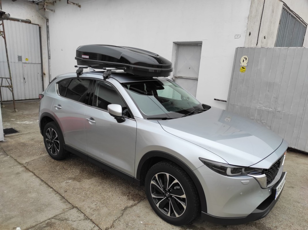 Mazda CX 5 bare transversale Menabo Tema si cutie portbagaj Menabo Satellite