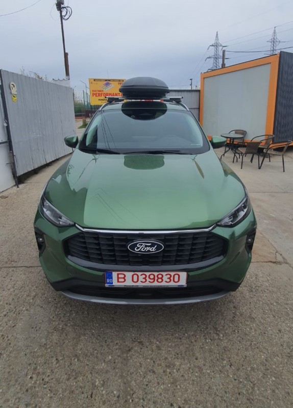 Ford Kuga bare transversale Menabo Tiger Silver XL si cutie portbagaj Menabo Marathon 460