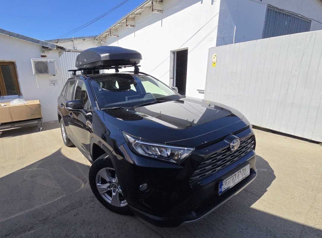 Toyota RAV4 bare transversale Thule Evo Clamp si cutie portbagaj Thule Force XT XL