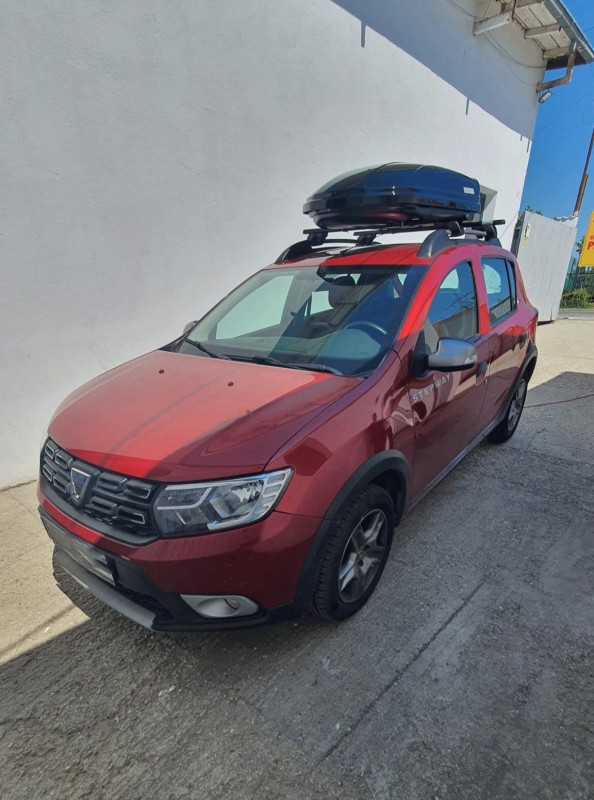 Dacia Sandero bare transversale Menabo Sherman Black si cutie portbagaj Menabo Mania 400 Black