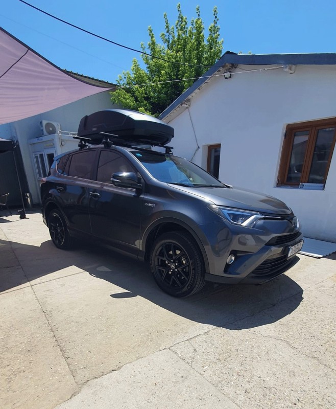 Toyota RAV4 bare transversale Thule Evo Clamp Black si cutie portbagaj Thule Force XT S
