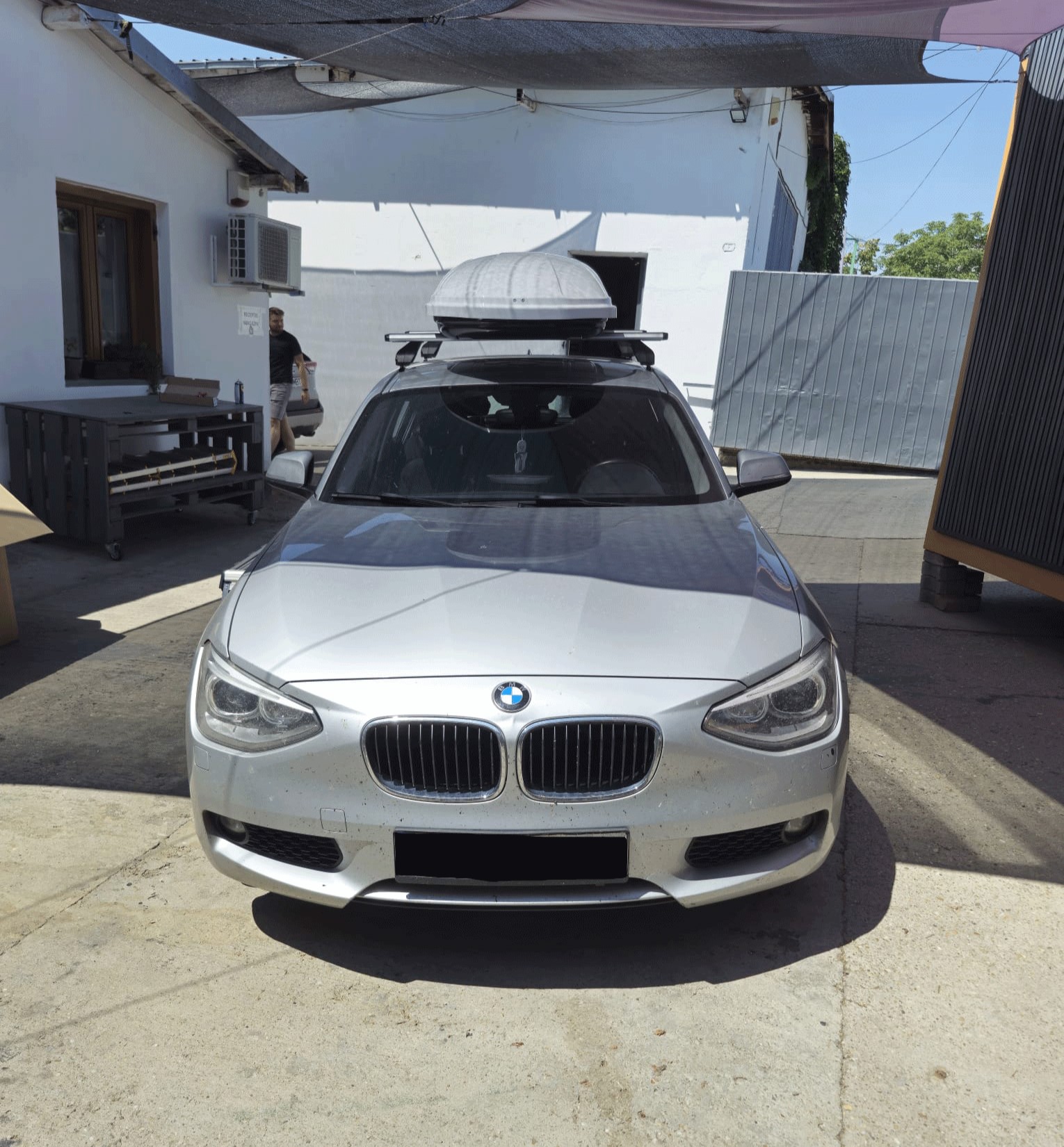 BMW Seria 1 bare portbagaj Menabo Omega plus si cutie portbagaj Menabo Mania 400 White