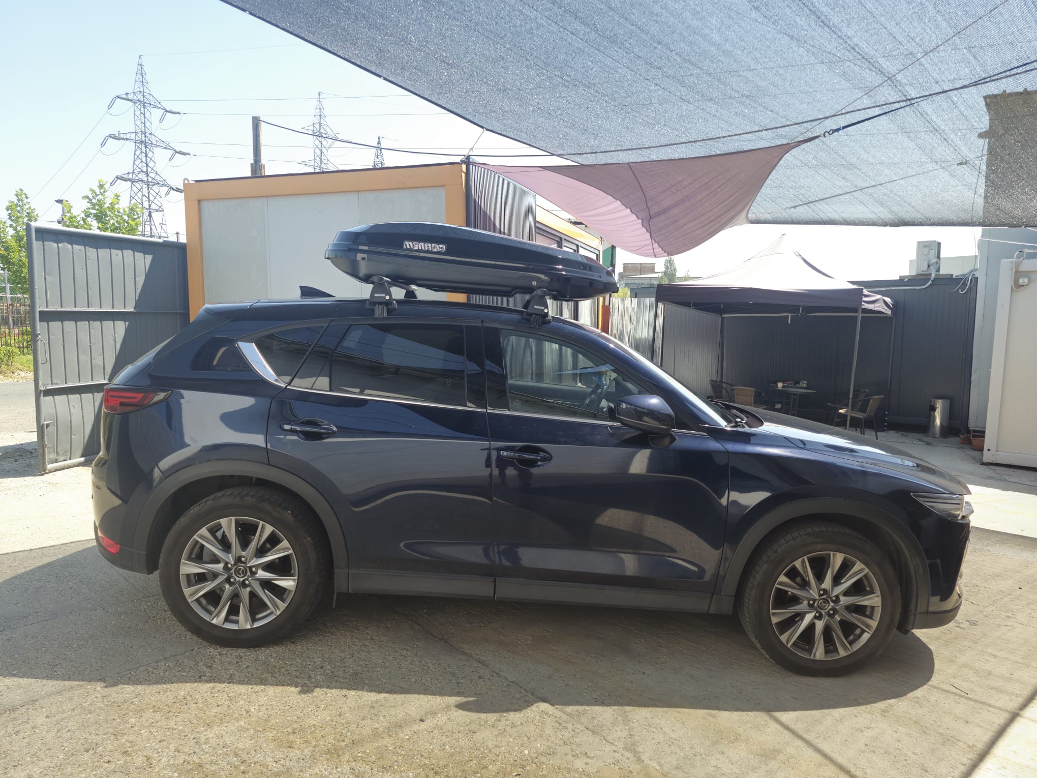 Mazda CX-5 bare portbagaj Menabo Delta silver si cutie portbagaj Menabo Diamond DUO 450 Black