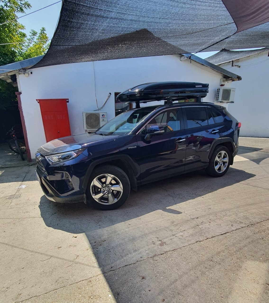 Toyota RAV4 cutie portbagaj Menabo Mania 580 black